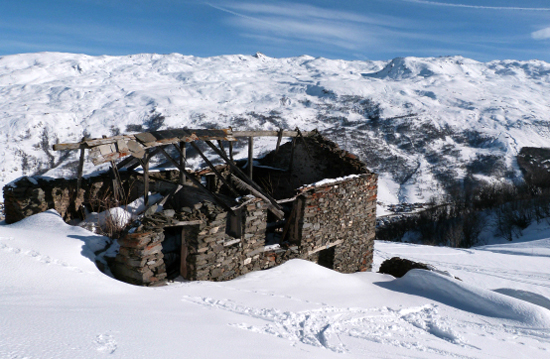 Tumbledown chalet, le Geffriand, Belleville Valley Tumbledown chalet, le Geffriand, Belleville Valley