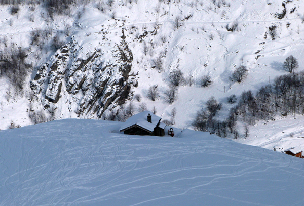 Chalet in les Yvoses Chalet in les Yvoses, above le Bettaix