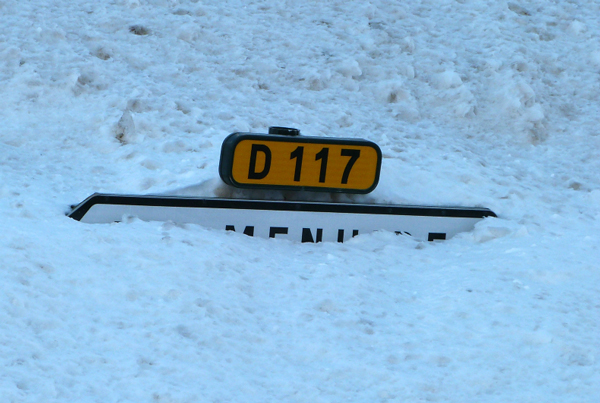 D117 road sign near Val Thorens