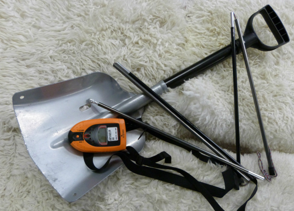 Transceiver, shovel, and probe Transceiver, shovel, and probe