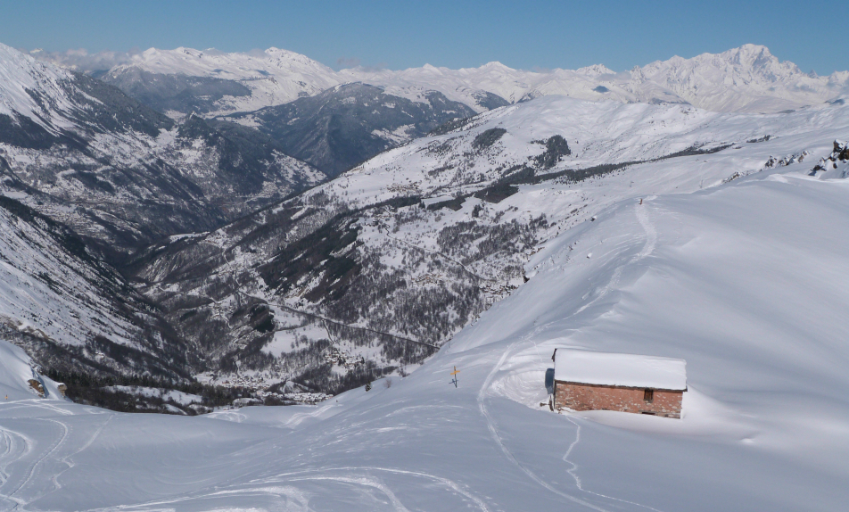 Col de la Fenetre Belleville Valley off piste routes - view of Col de la Fenetre