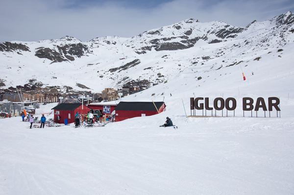 Igloo bar Val Thorens Igloo bar near resort