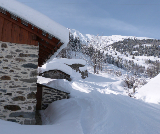 Les Granges Three Valleys off piste itineraries - les Granges chalets