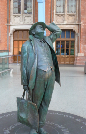 John Betjeman statue St Pancras station, John Betjeman statue