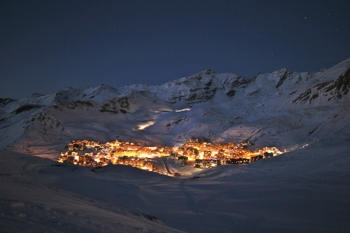Val Thorens by night The resort of Val Thorens by night